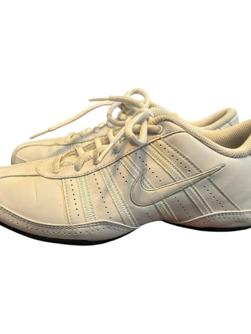 Nike White Non-marking Lace Up Sneakers, Size 6 - Picture 3 of 7